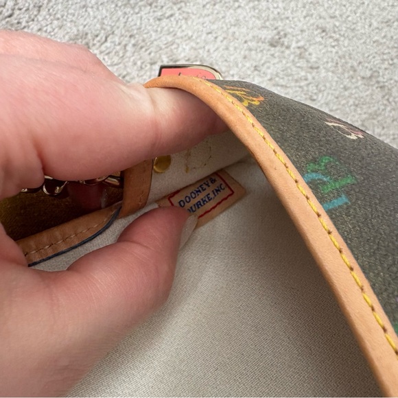 🌟Dooney & Bourke Colorful BD Logo Vintage Black Wristlet - Picture 7 of 9